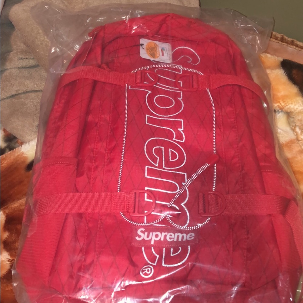 Both women's/men's backpack , brand new. - Picture 3 of 4